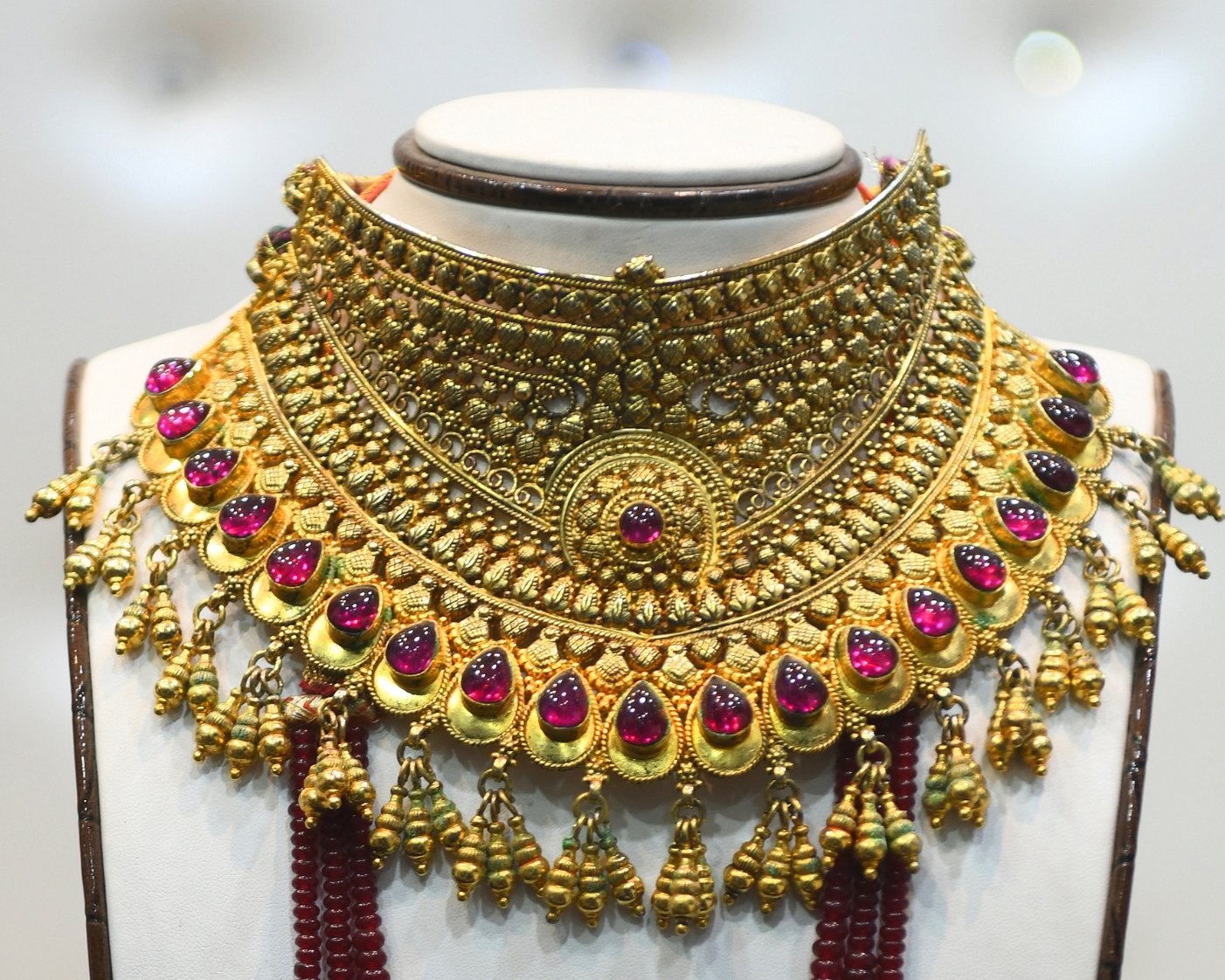 Jewellery digital marketing services by Optimize Digital Marketing to increase online jewelry sales, improve brand visibility, generate qualified leads, and grow jewellery businesses.